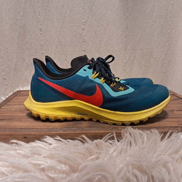 Nike Zoom Running Shoes - Blue and Yellow - Picture 7 of 8